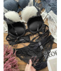 Set with lace straps